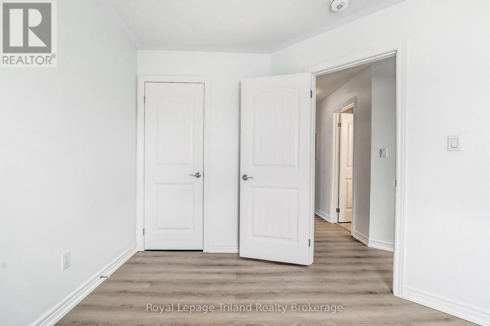 129 PASSCHENDAELE STREET NORTH Image 24