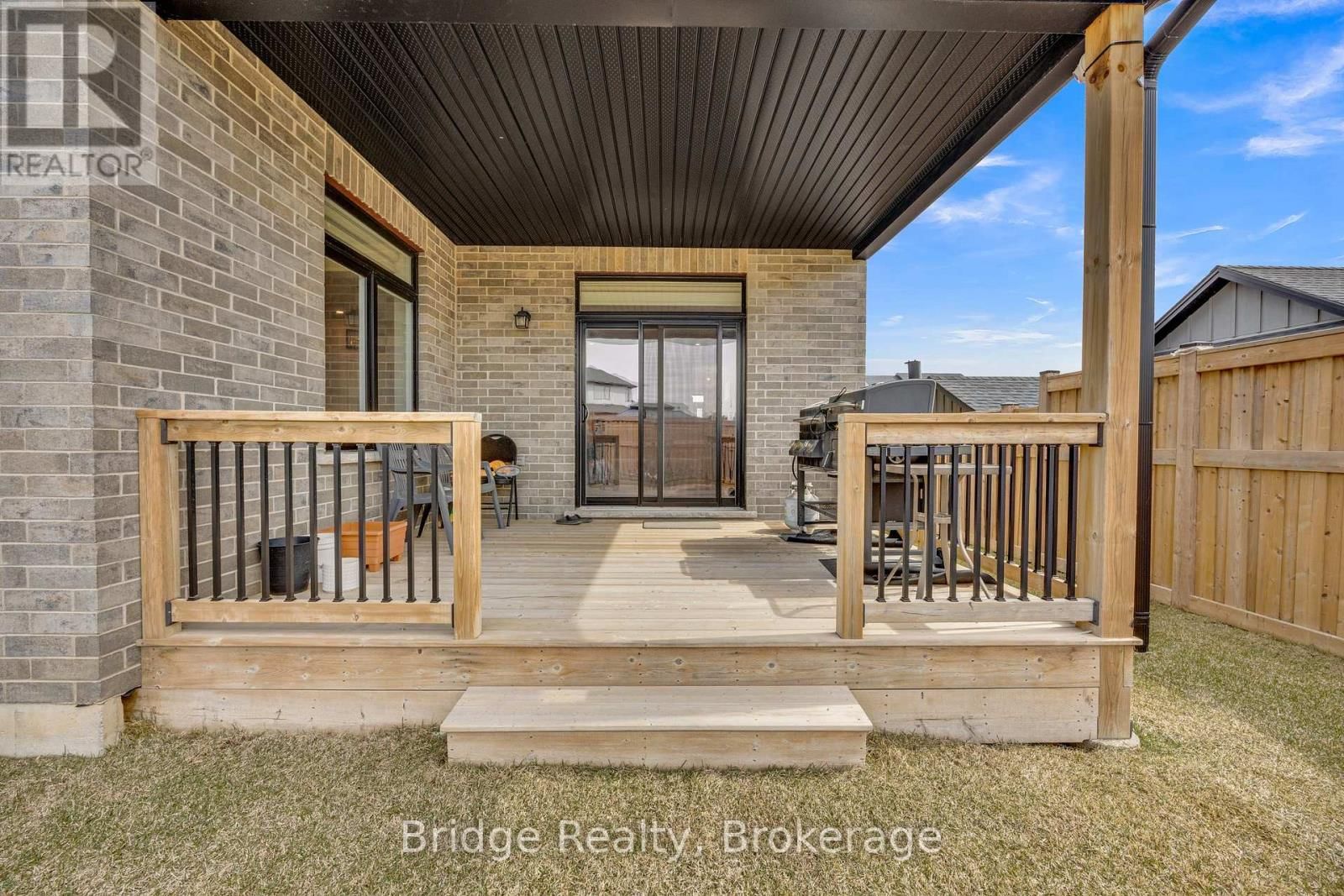 256 TAMARACK BOULEVARD Image 40