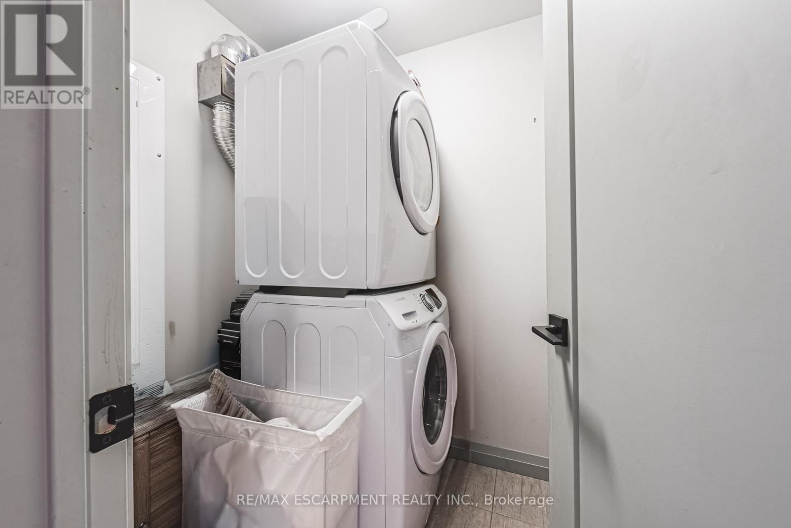 503 - 181 JAMES STREET NORTH Image 14