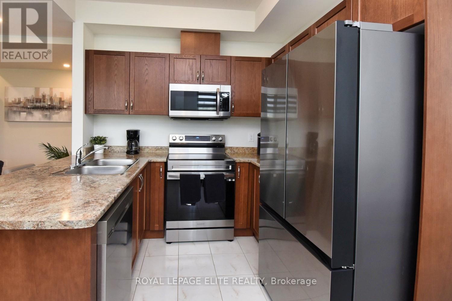 69 - 383 DUNDAS STREET EAST Image 10