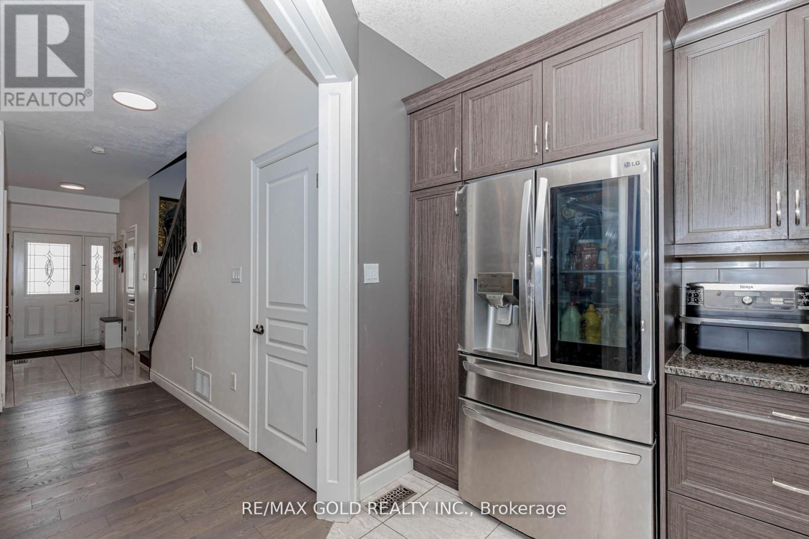 240 BIRKINSHAW ROAD Image 17