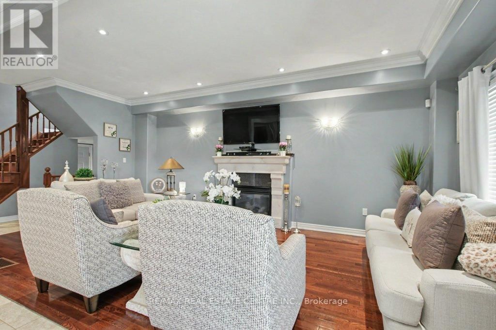 284 NORMANHURST AVENUE Image 18