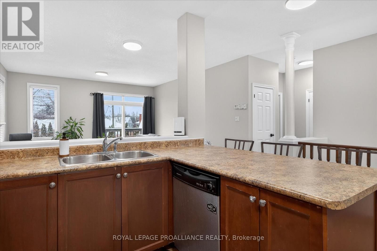 18 - 50 LOCKSIDE DRIVE Image 15