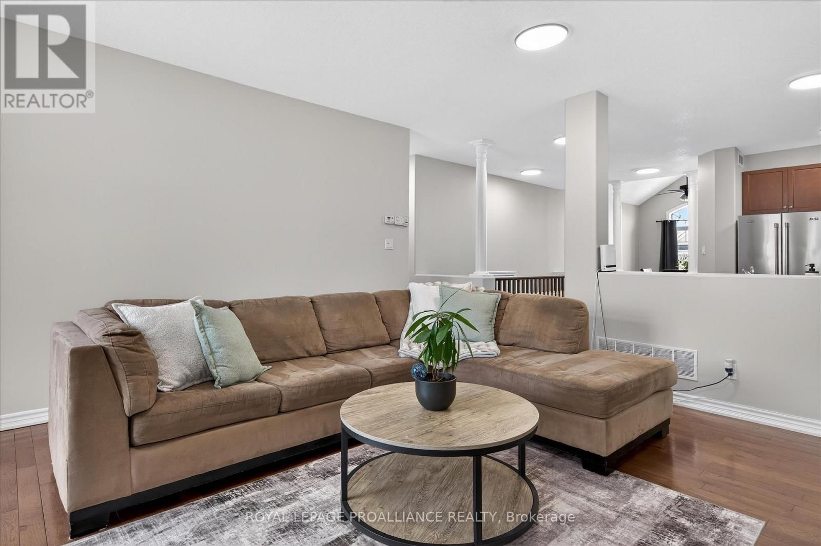 18 - 50 LOCKSIDE DRIVE Image 20