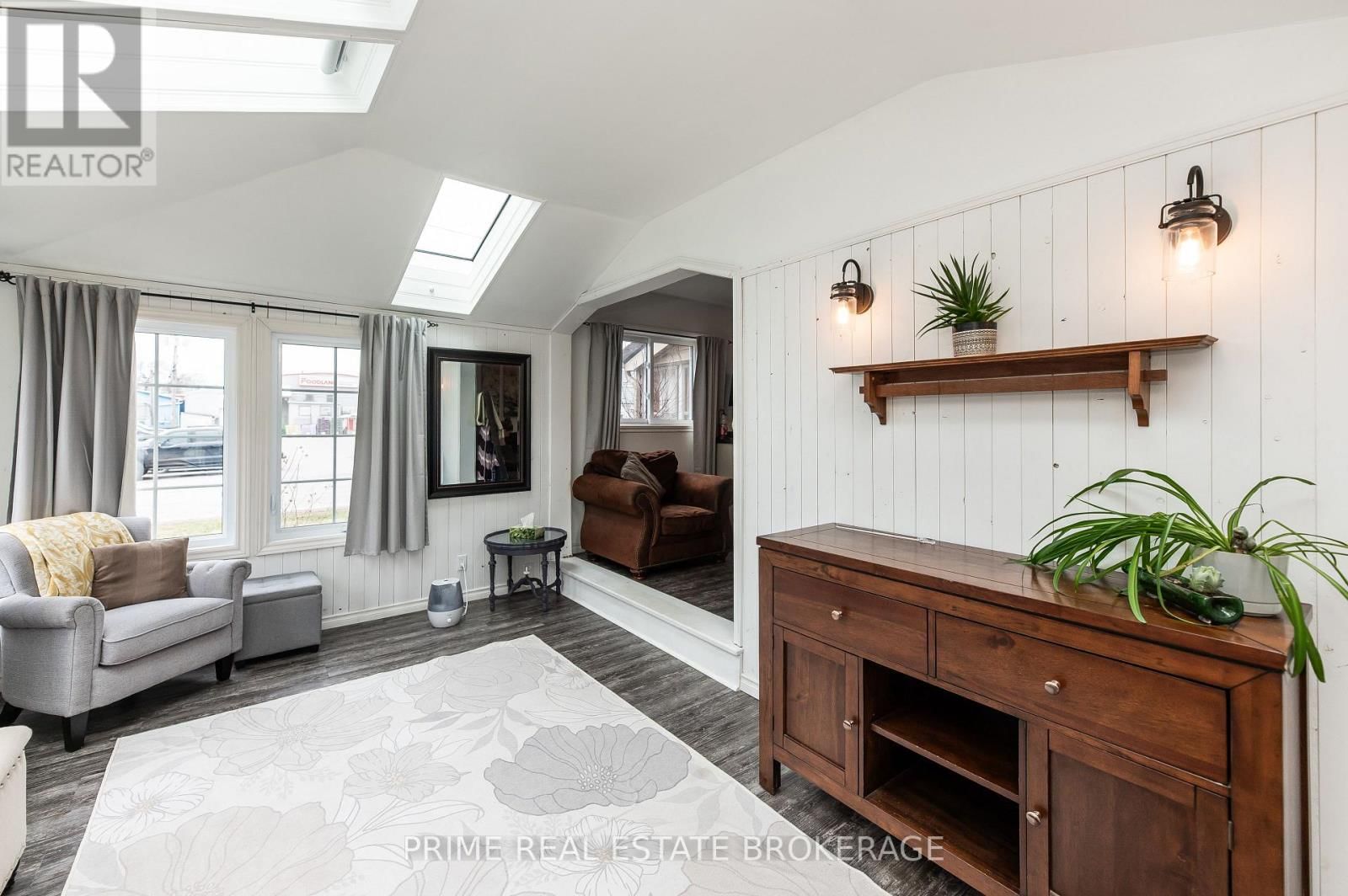 166 MAPLE STREET Image 10