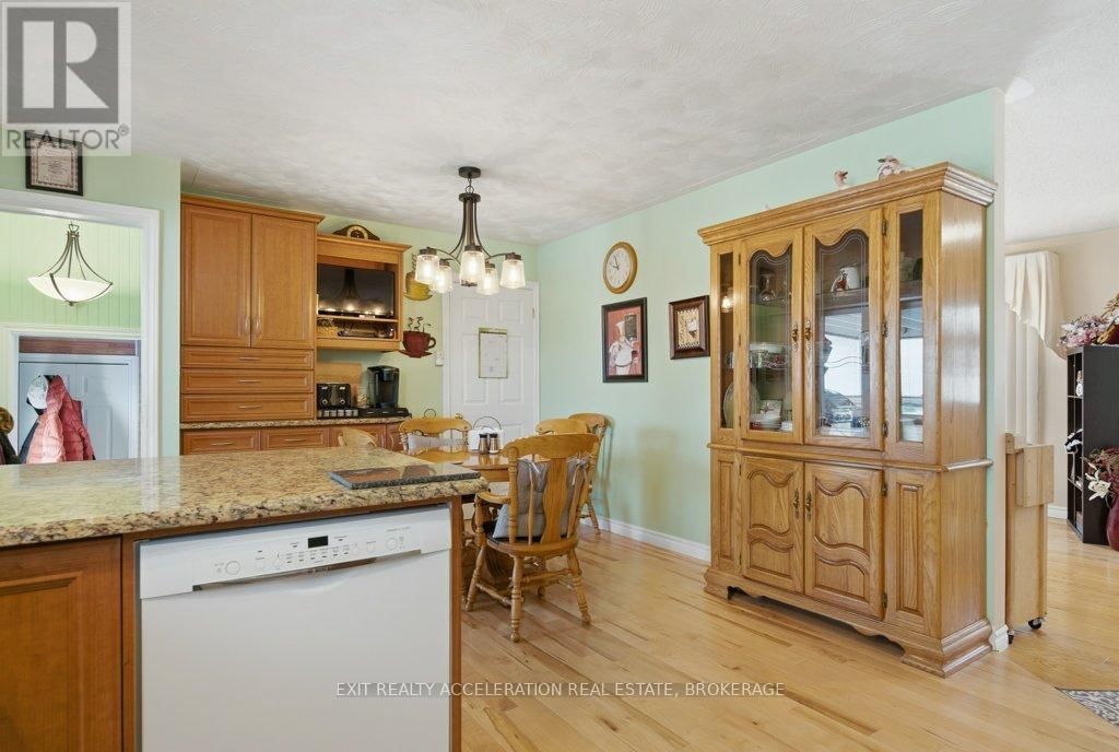 34 CONCESSION STREET NORTH Image 12