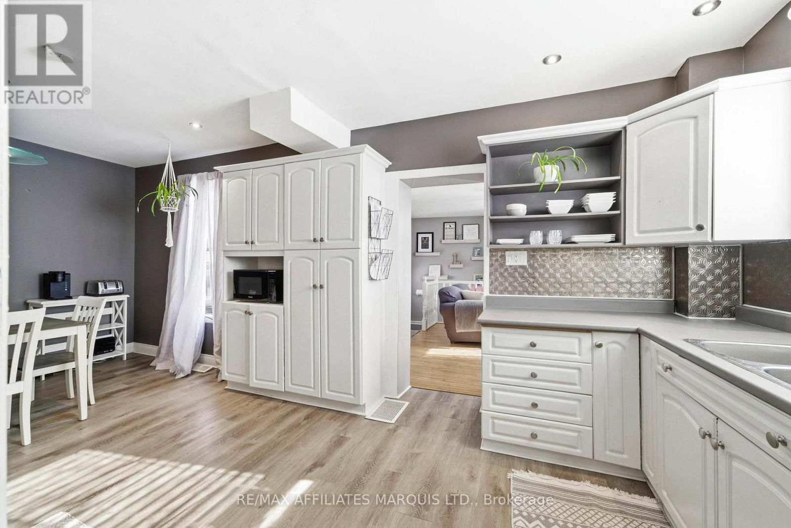 409 MARLBOROUGH STREET NORTH Image 1