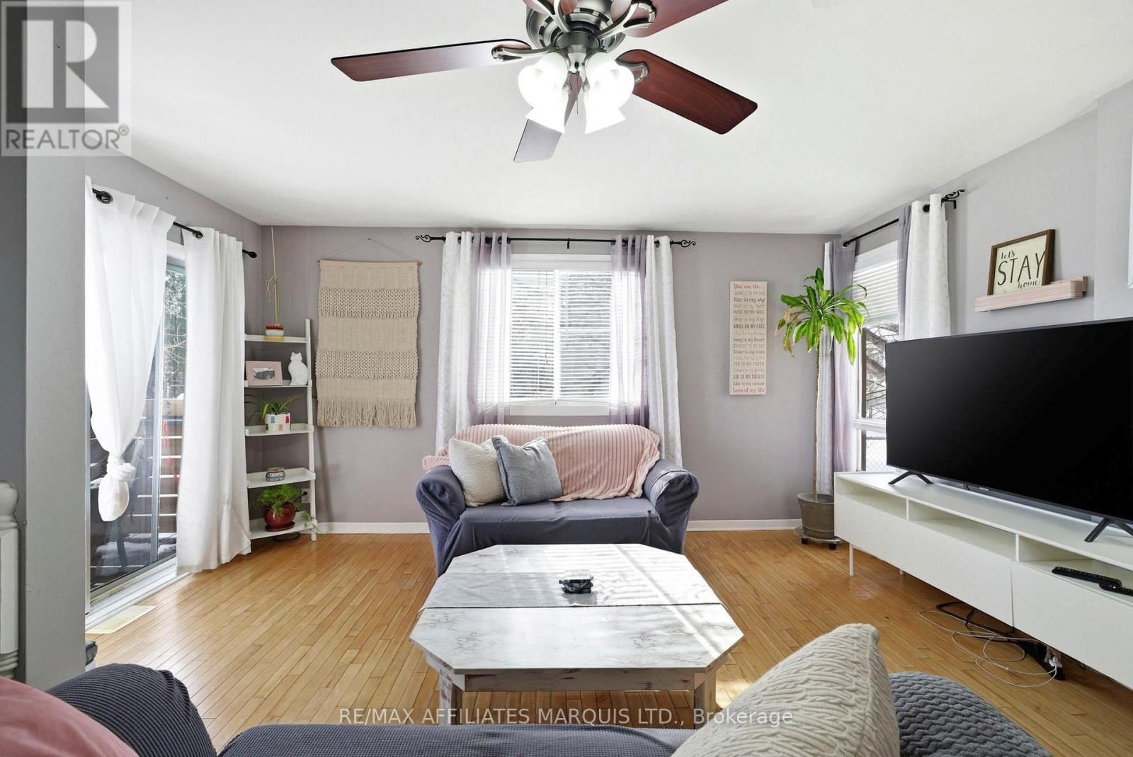 409 MARLBOROUGH STREET NORTH Image 17