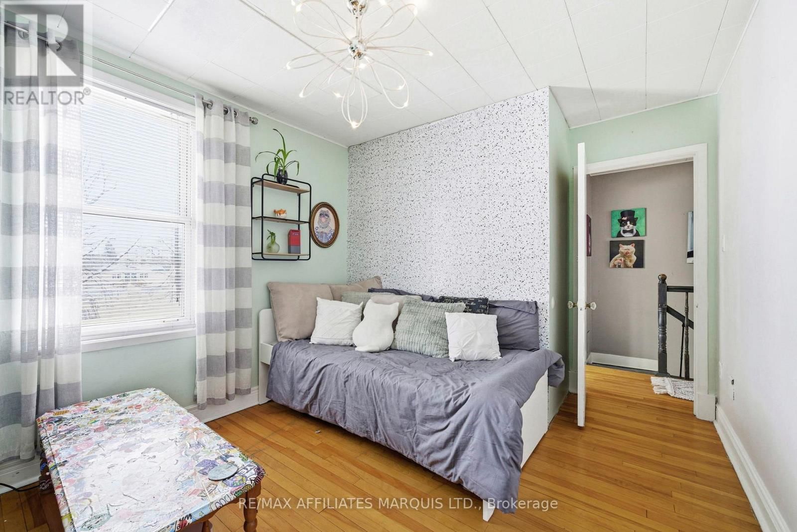 409 MARLBOROUGH STREET NORTH Image 23