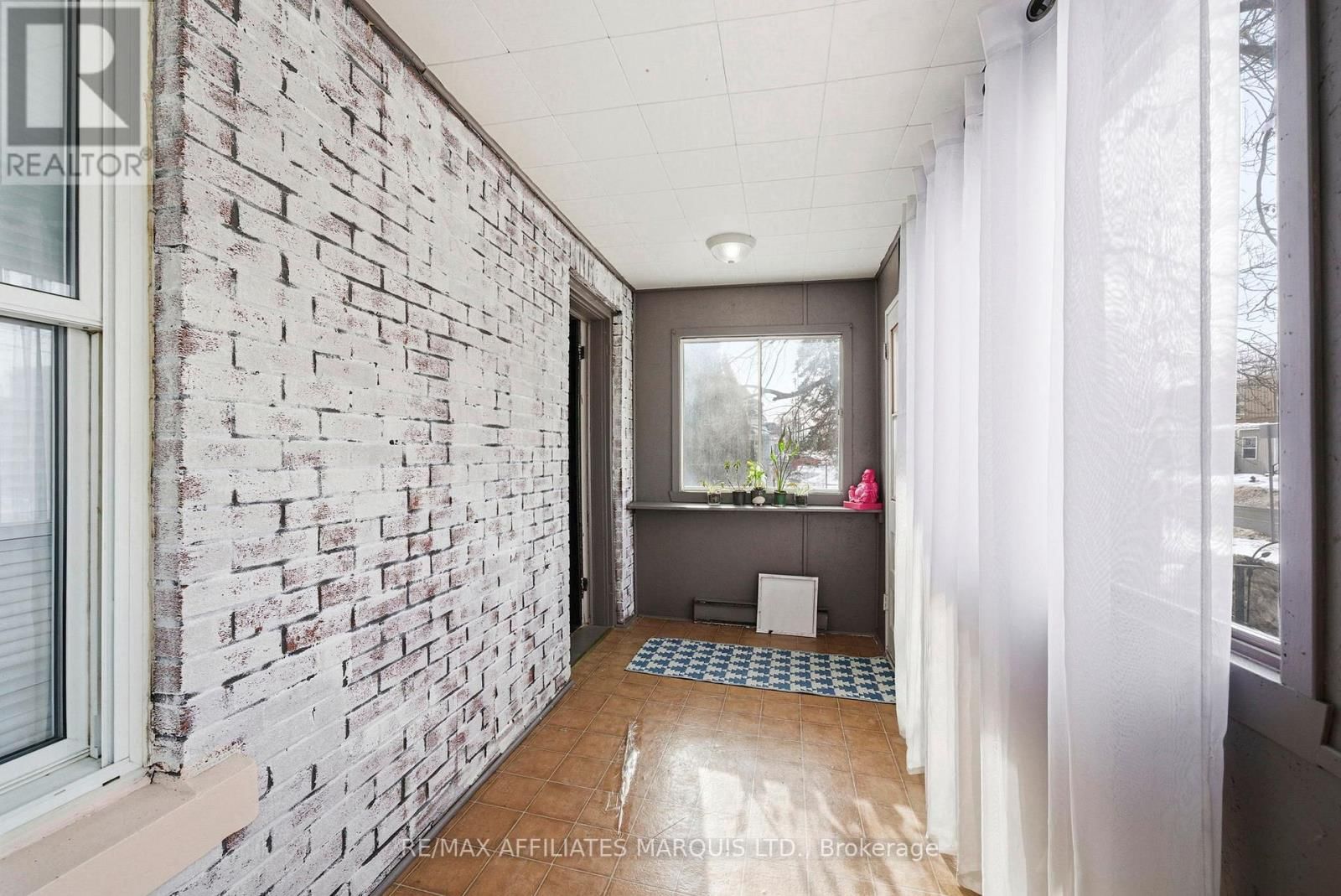 409 MARLBOROUGH STREET NORTH Image 8