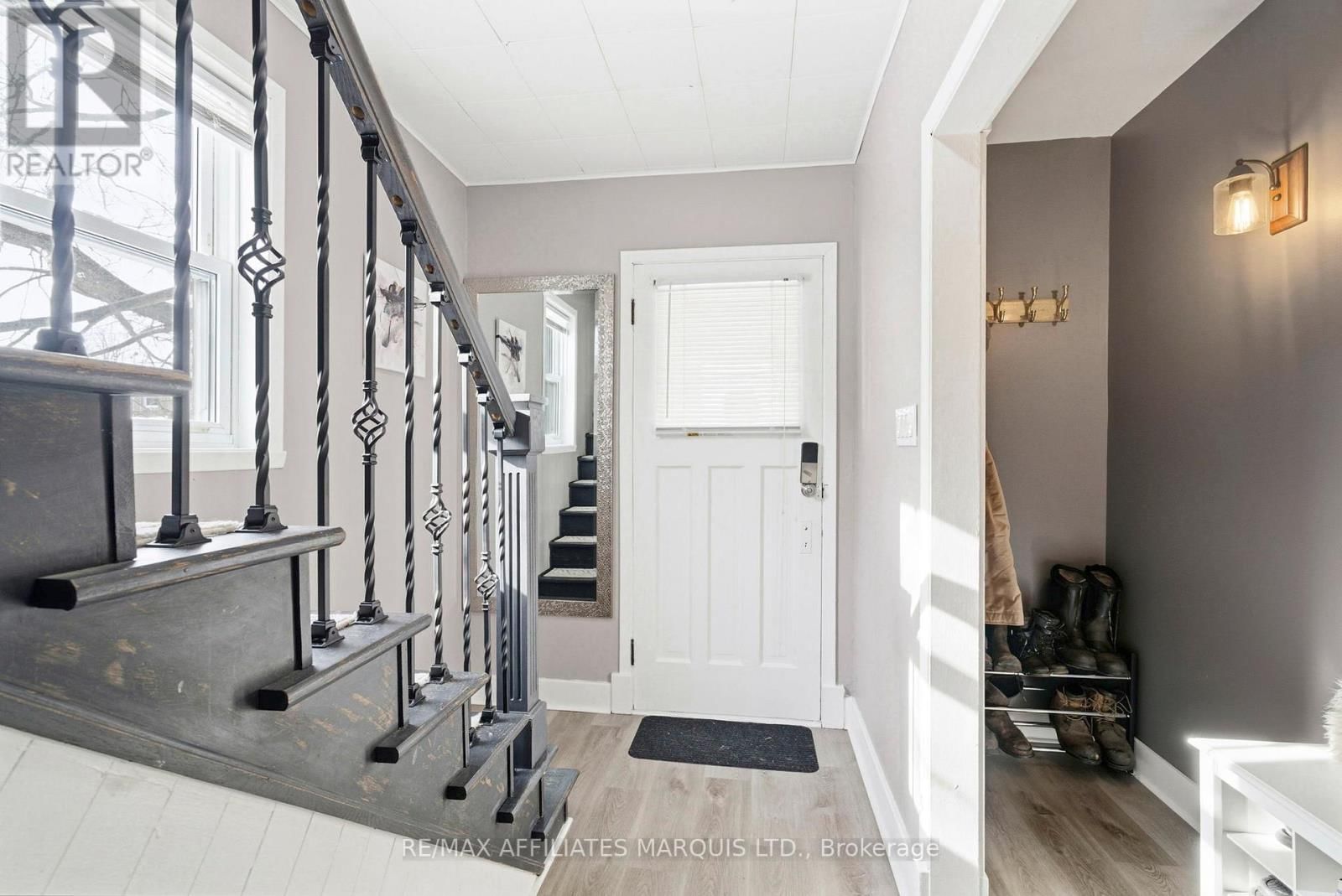 409 MARLBOROUGH STREET NORTH Image 9