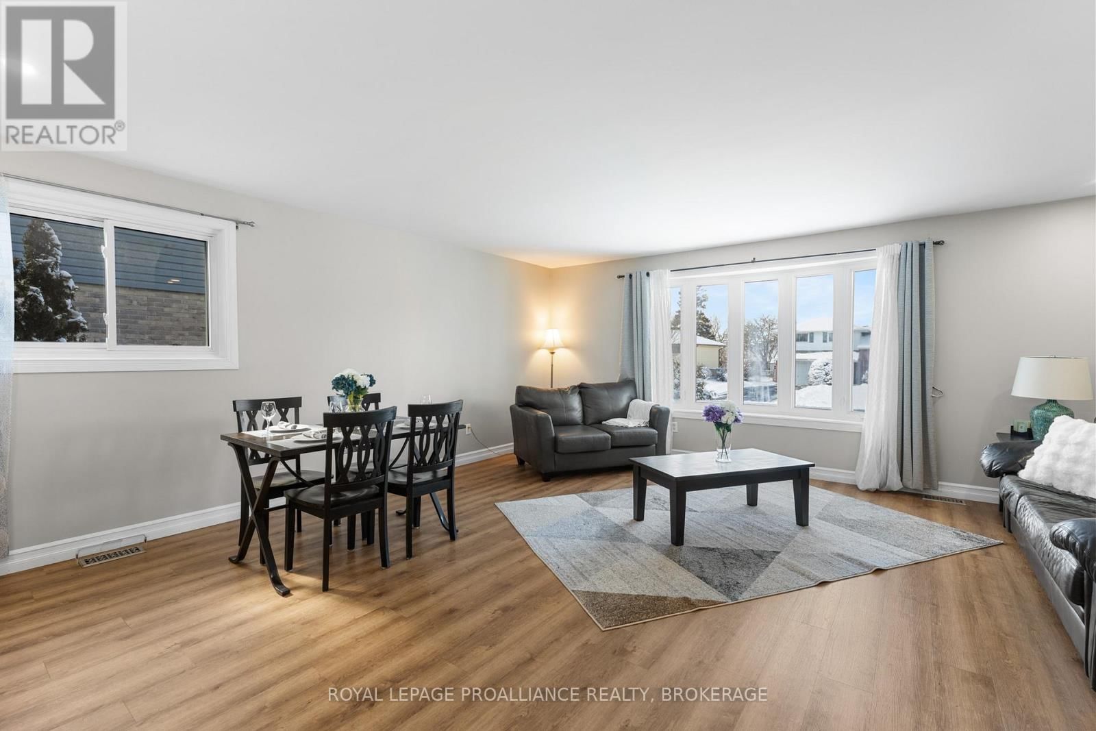 296 OLYMPUS AVENUE Image 15