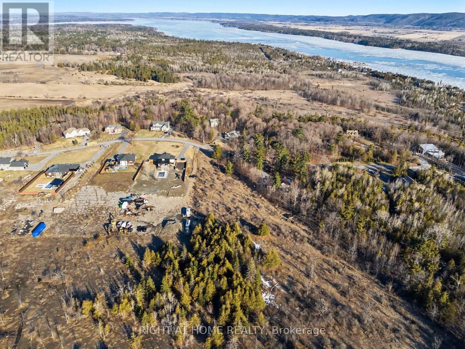 1041 JULIA COURT Image 16