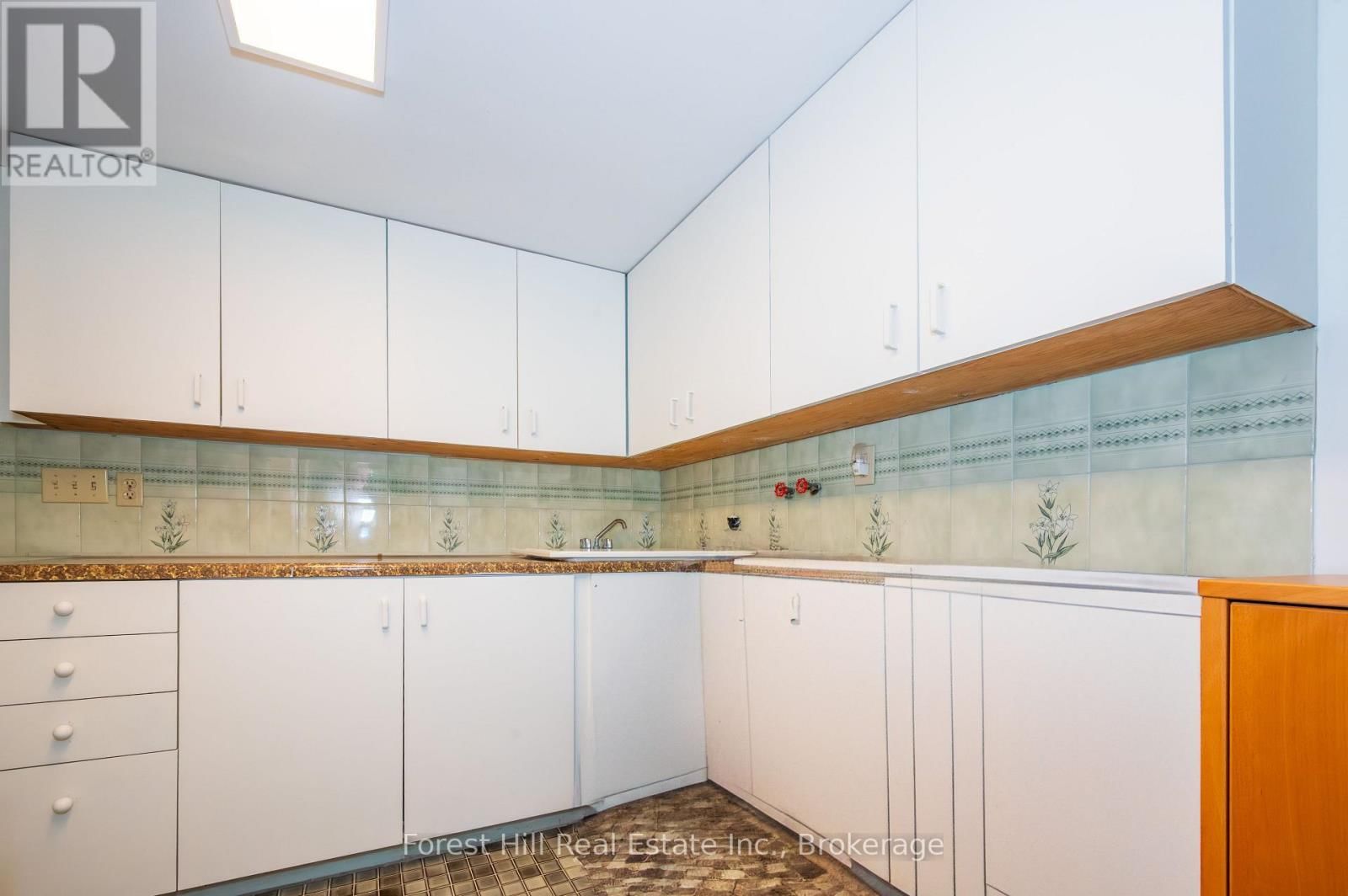 1289 DELBROOKE ROAD SOUTH Image 31