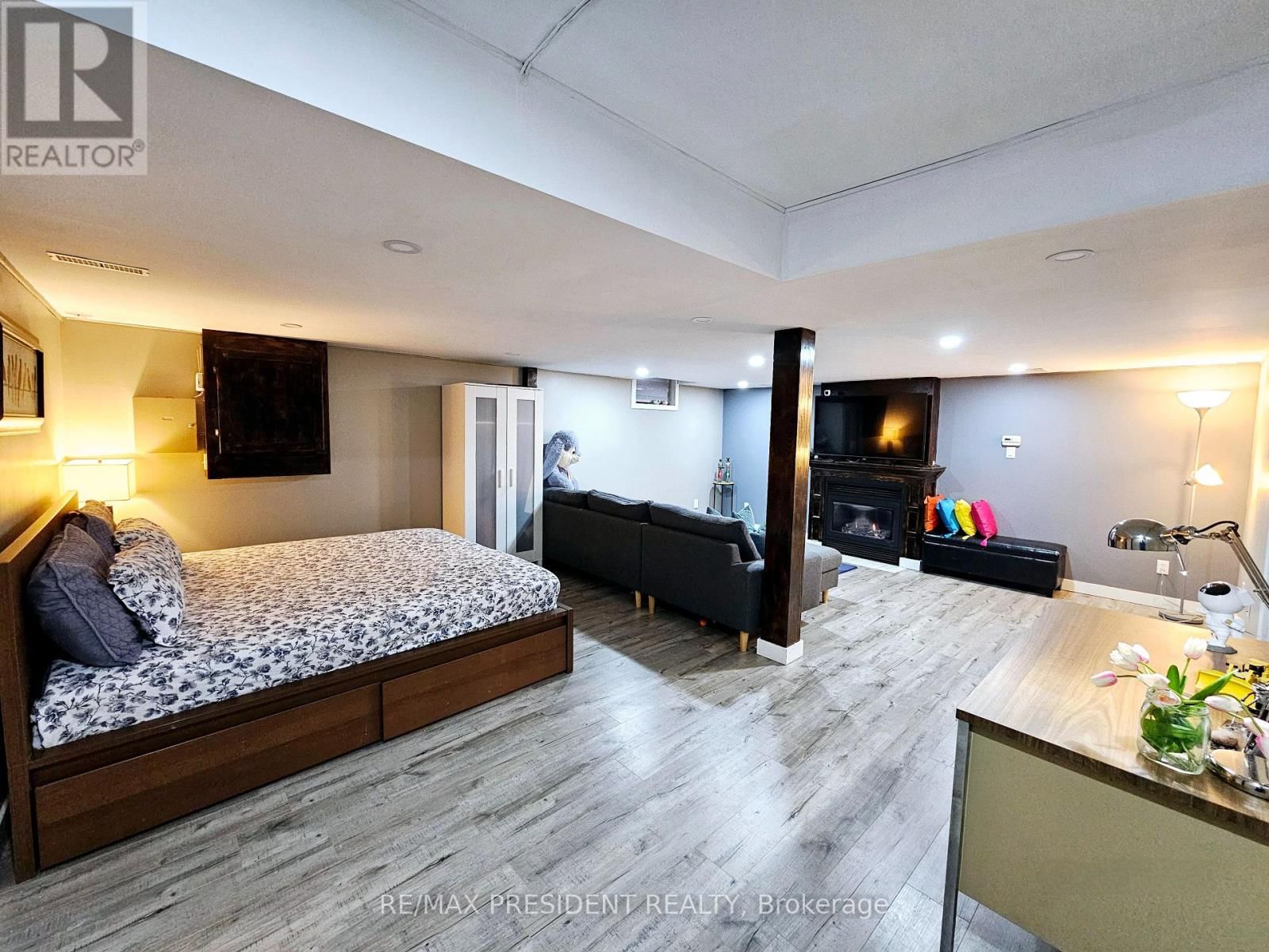 32 ALGONQUIN ROAD Image 20