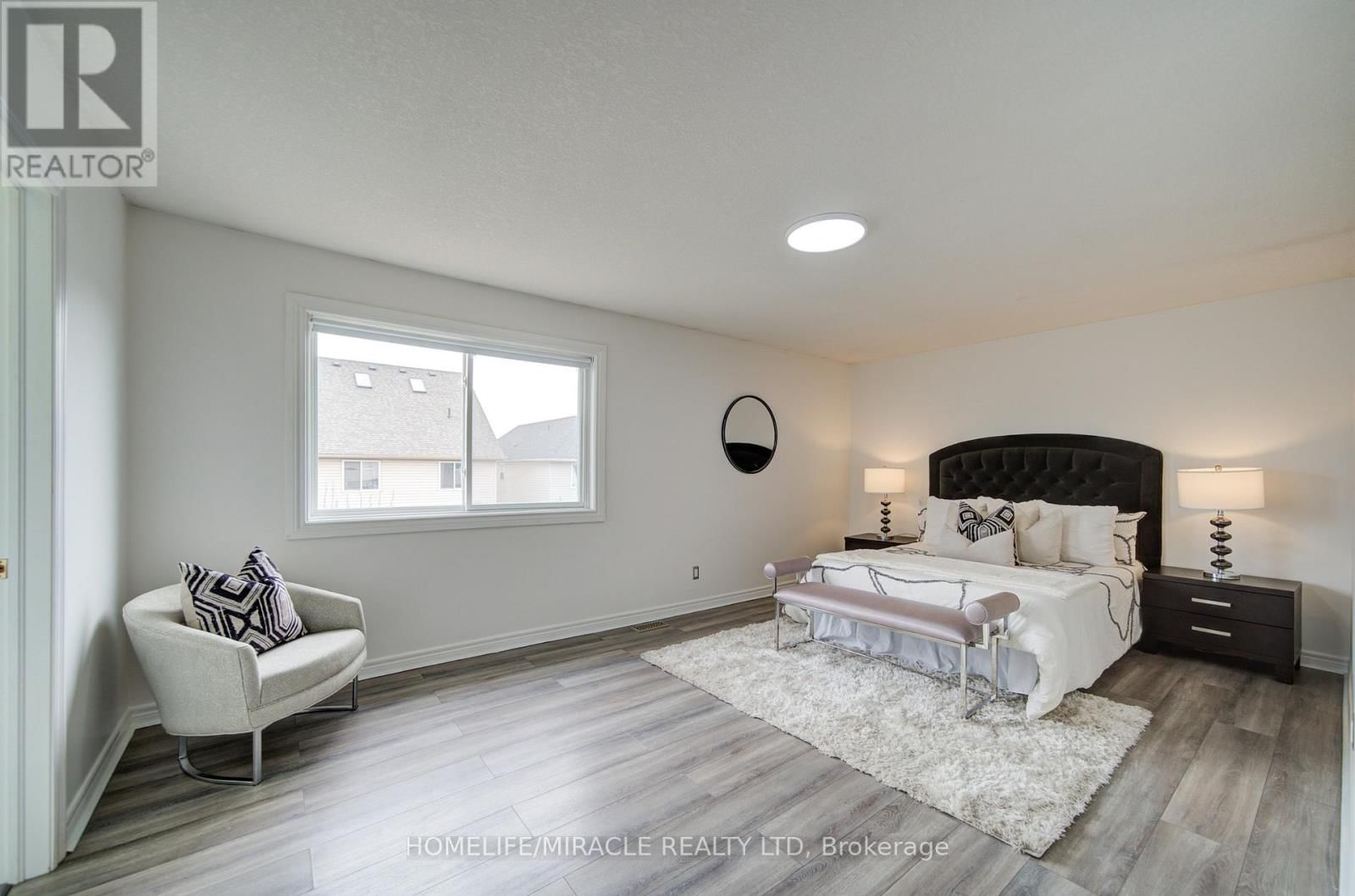 55 MCFARLANE DRIVE Image 21