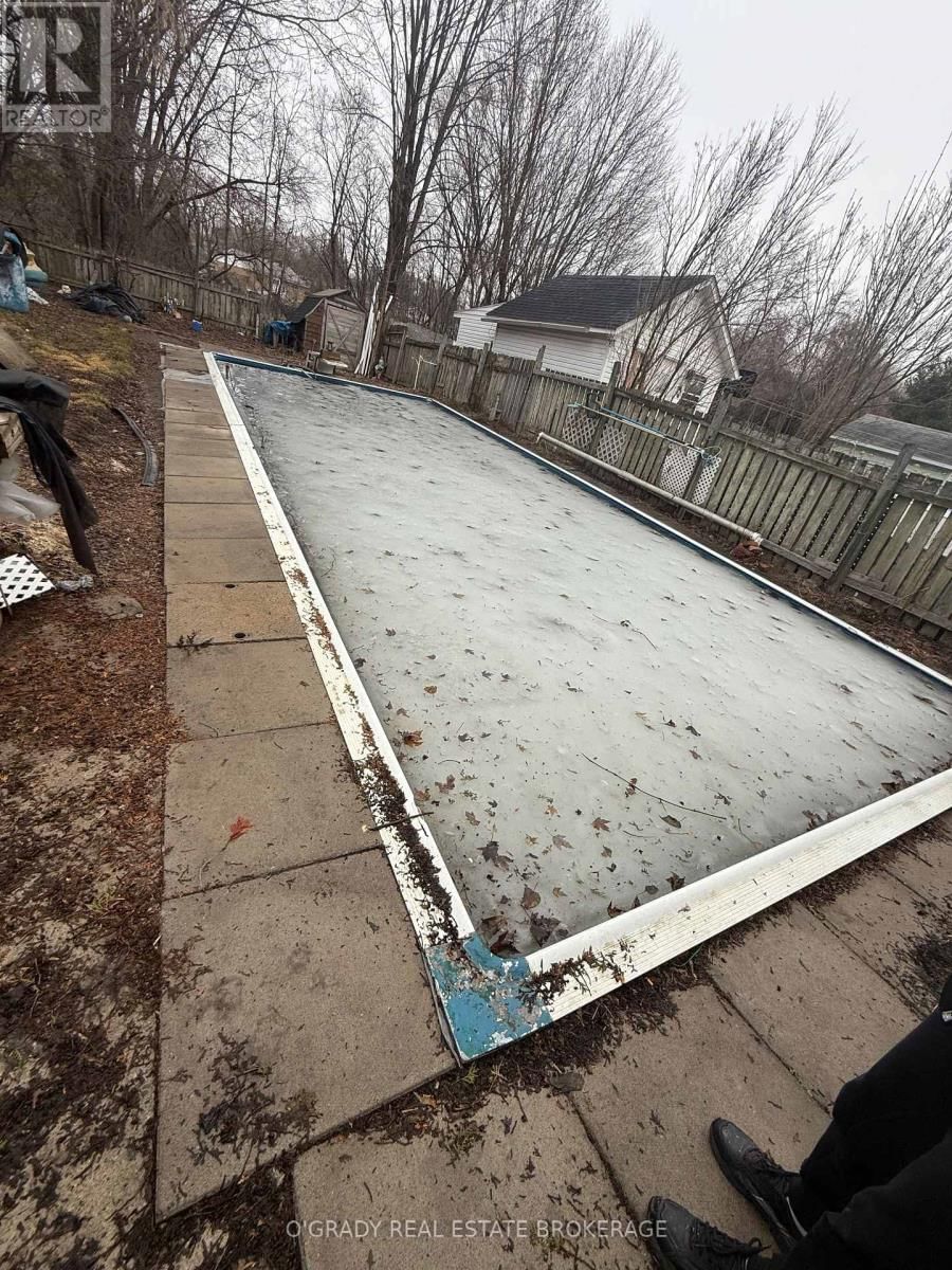 76 LOUIS STREET Image 11