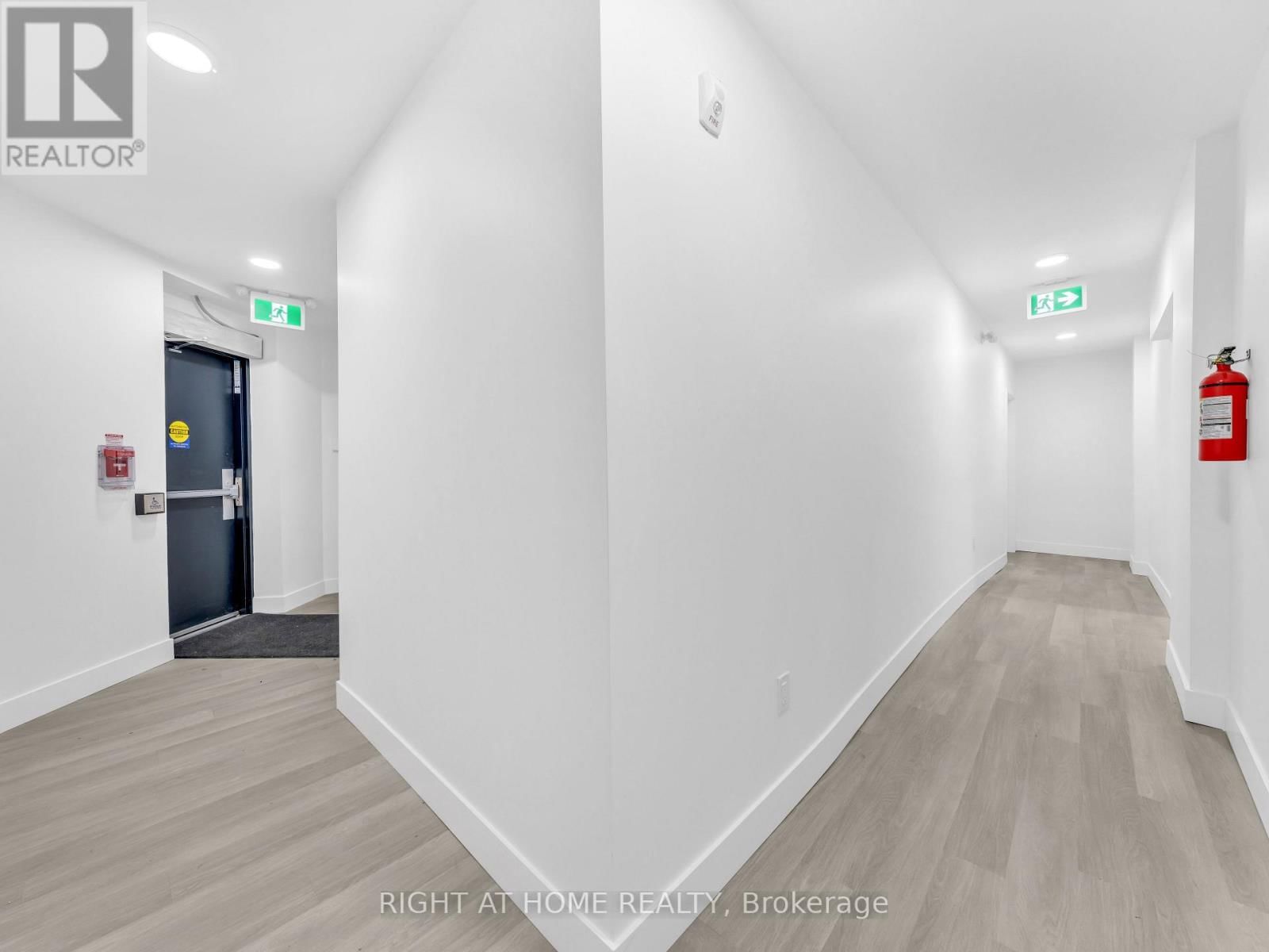 203 - 1804 DROUILLARD ROAD Image 19