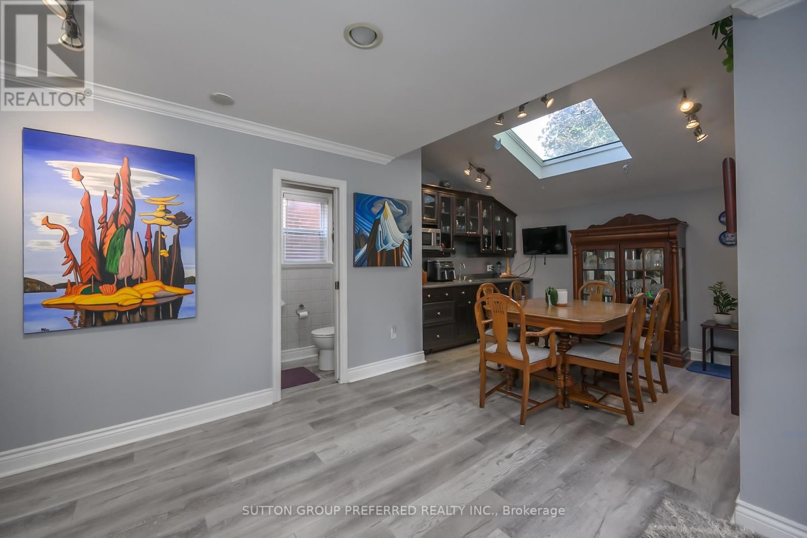 447 WOODMAN AVENUE Image 22