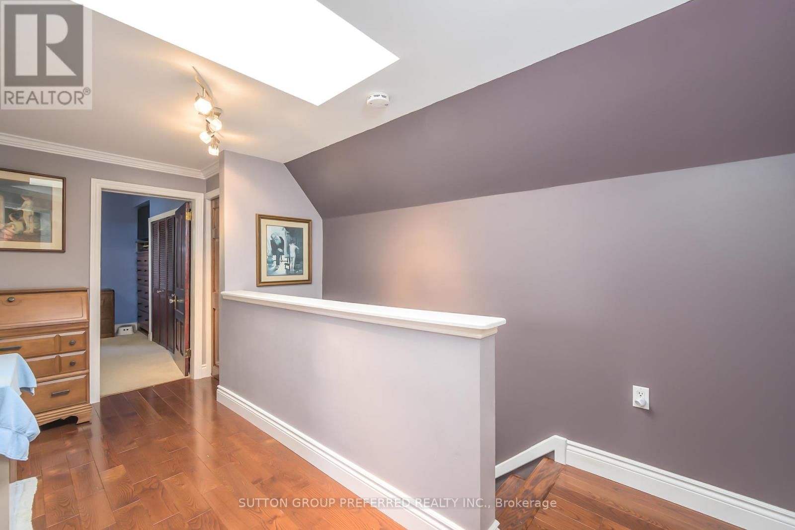 447 WOODMAN AVENUE Image 24