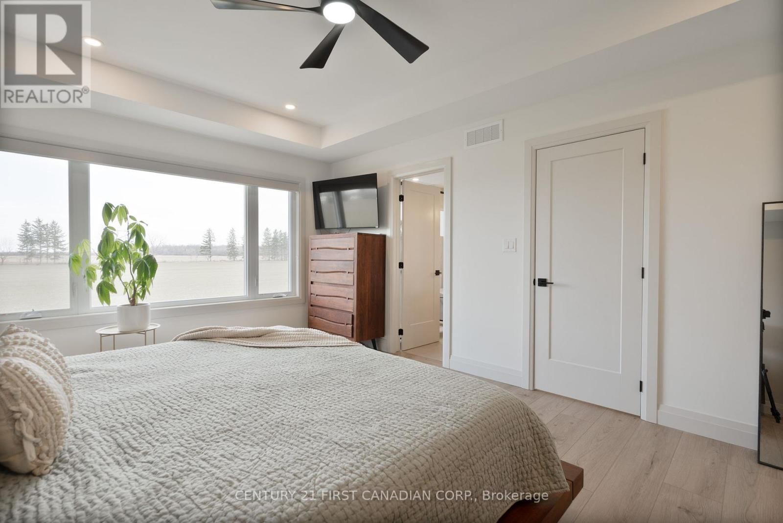 24 POSTMA CRESCENT Image 19