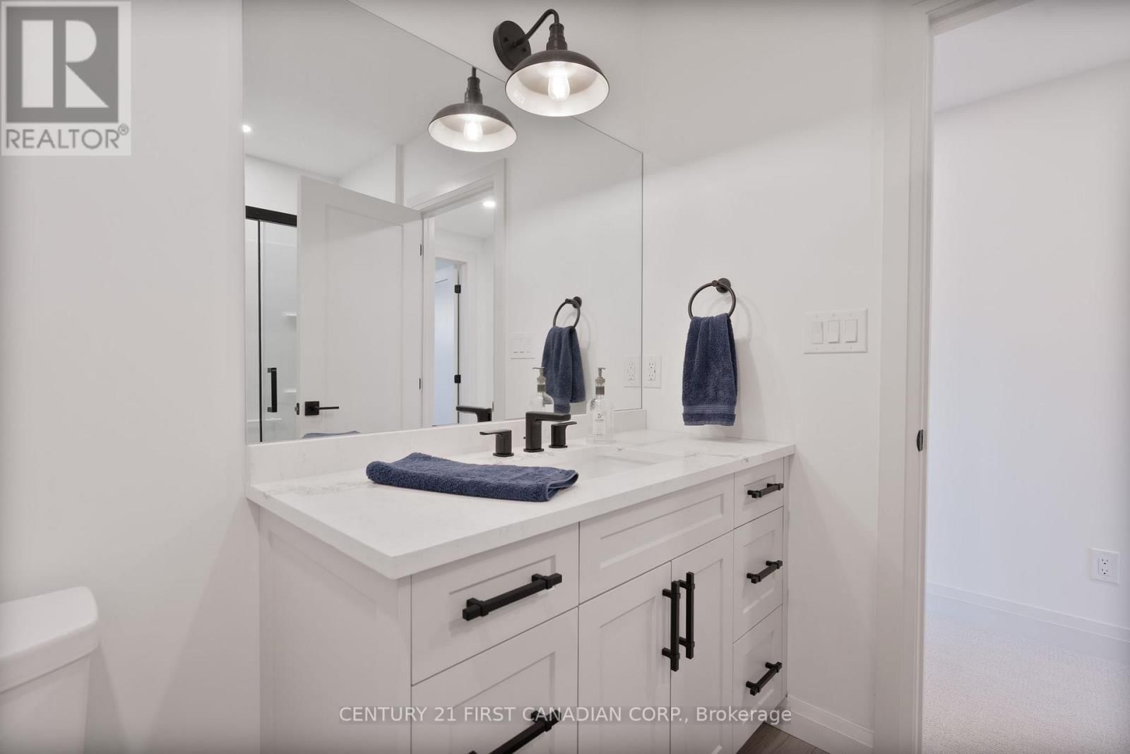 24 POSTMA CRESCENT Image 36