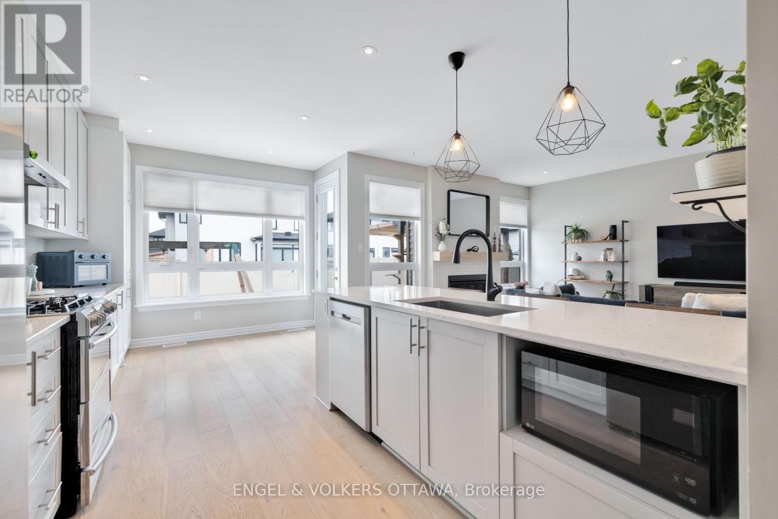 176 BALIKUN HEIGHTS Image 24