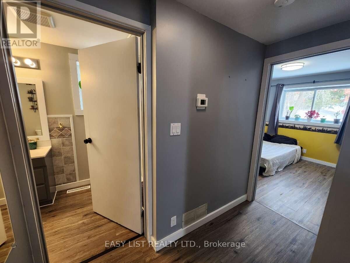 516 BAY STREET Image 22