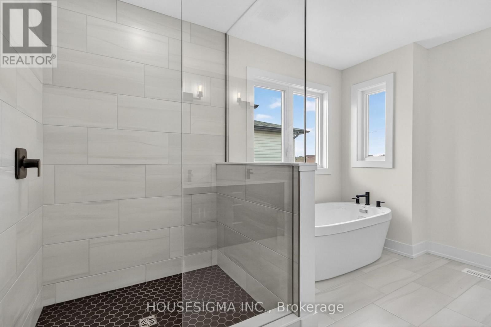 36 KELLY DRIVE Image 28