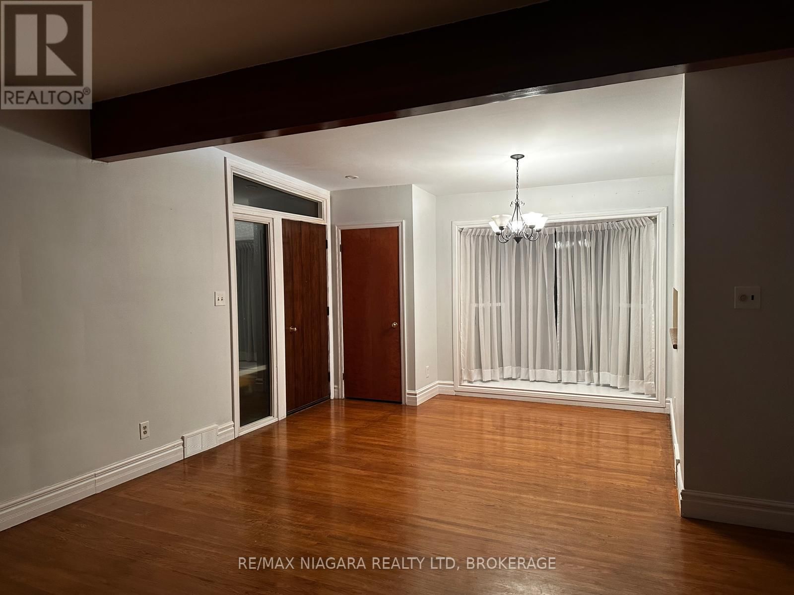 MAIN - 3577 MARLBOROUGH PLACE Image 5