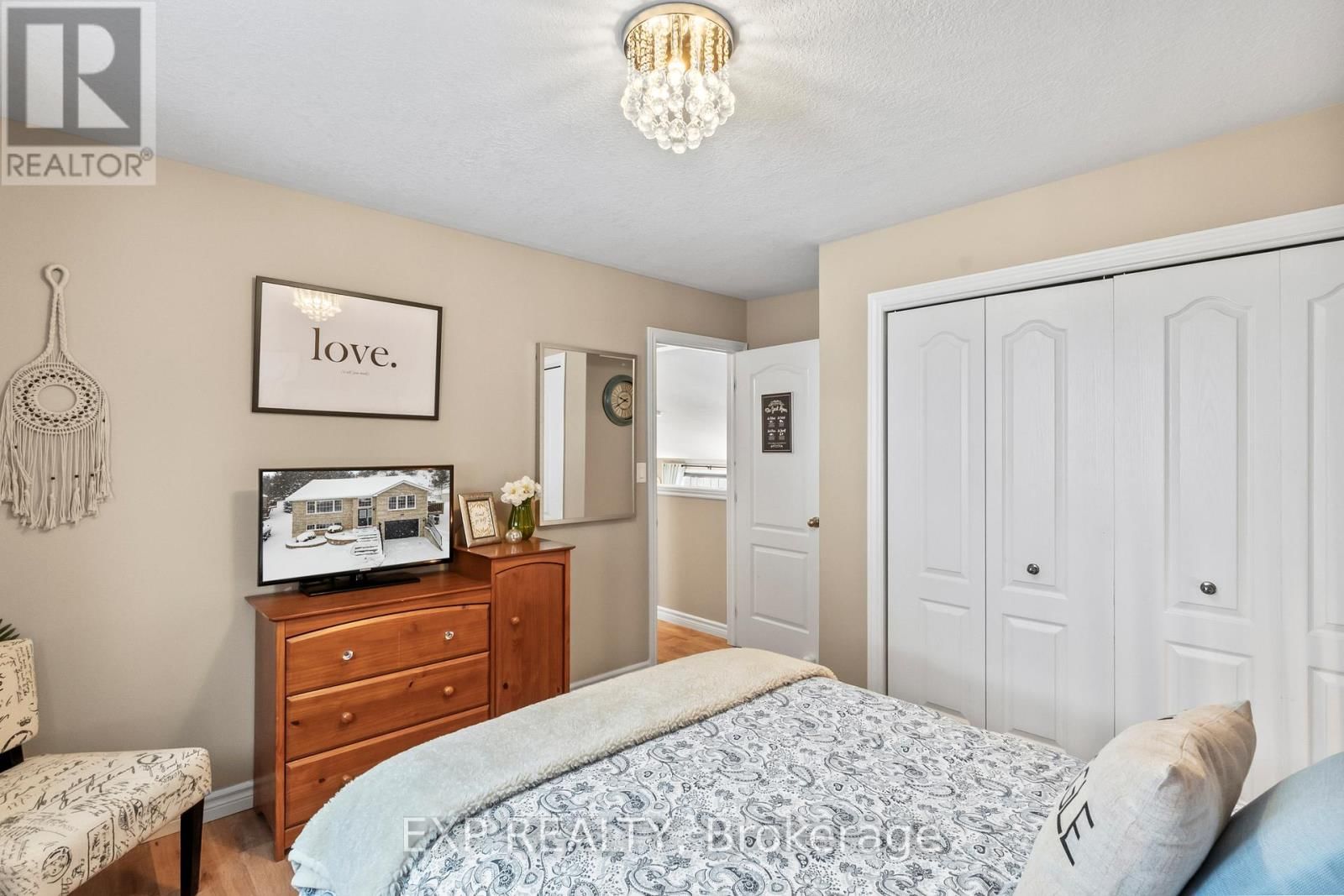 31 KYLE COURT Image 24