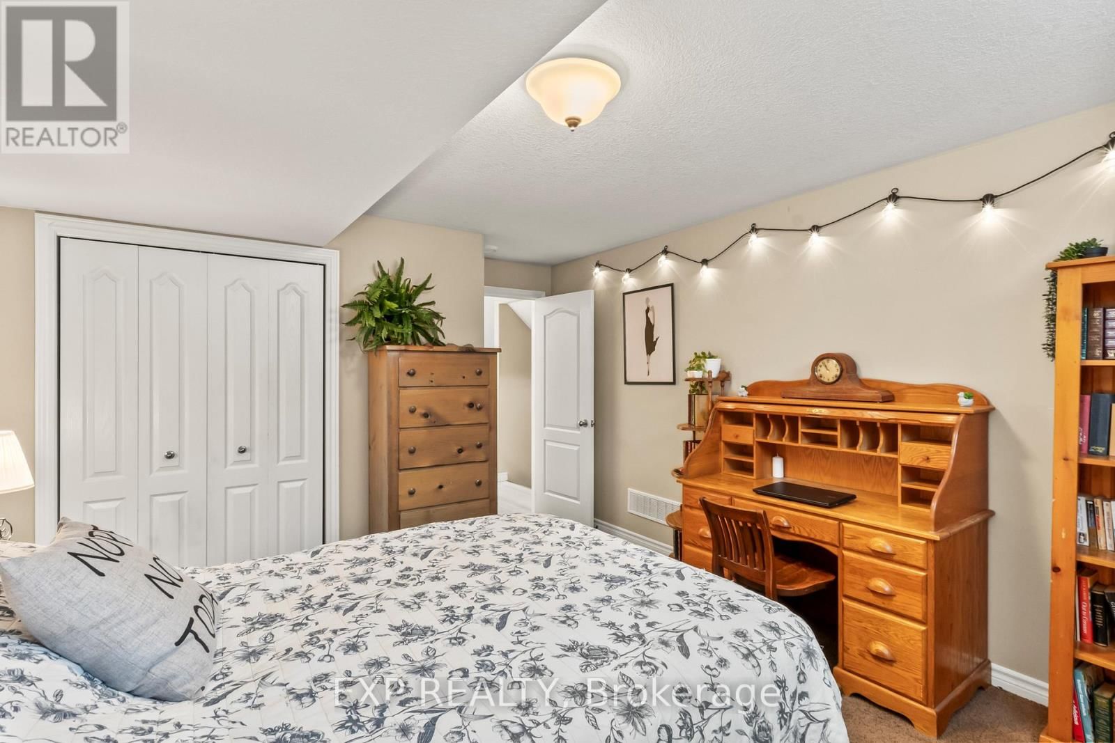 31 KYLE COURT Image 32