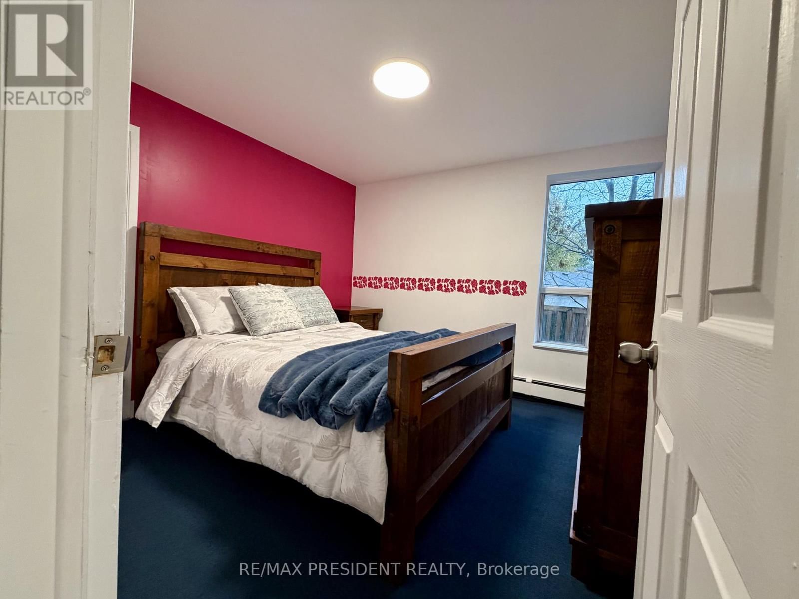 37 BOND STREET SOUTH Image 12