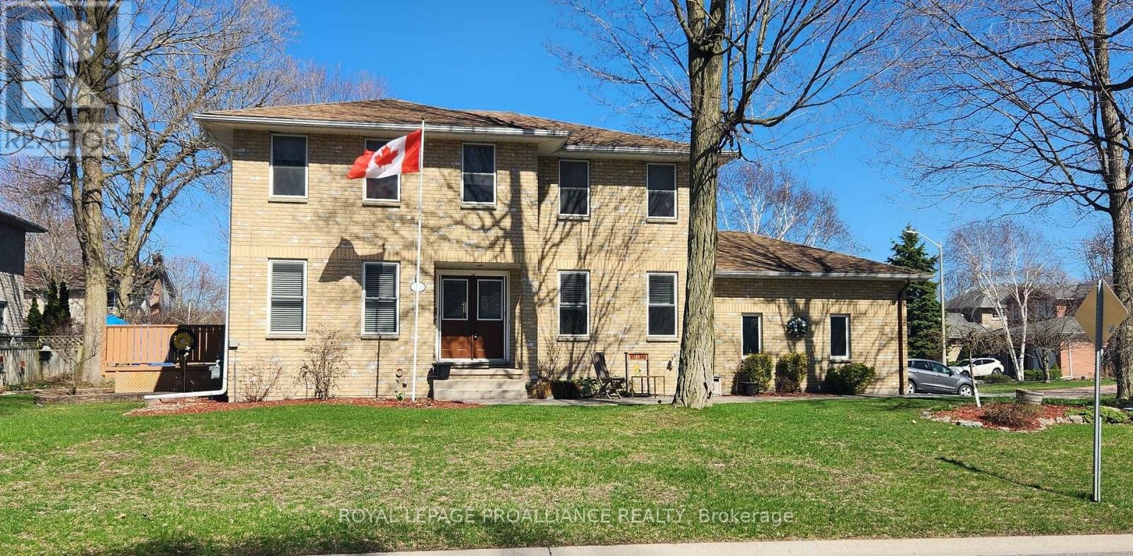 1 SIMMONS COURT Image 1