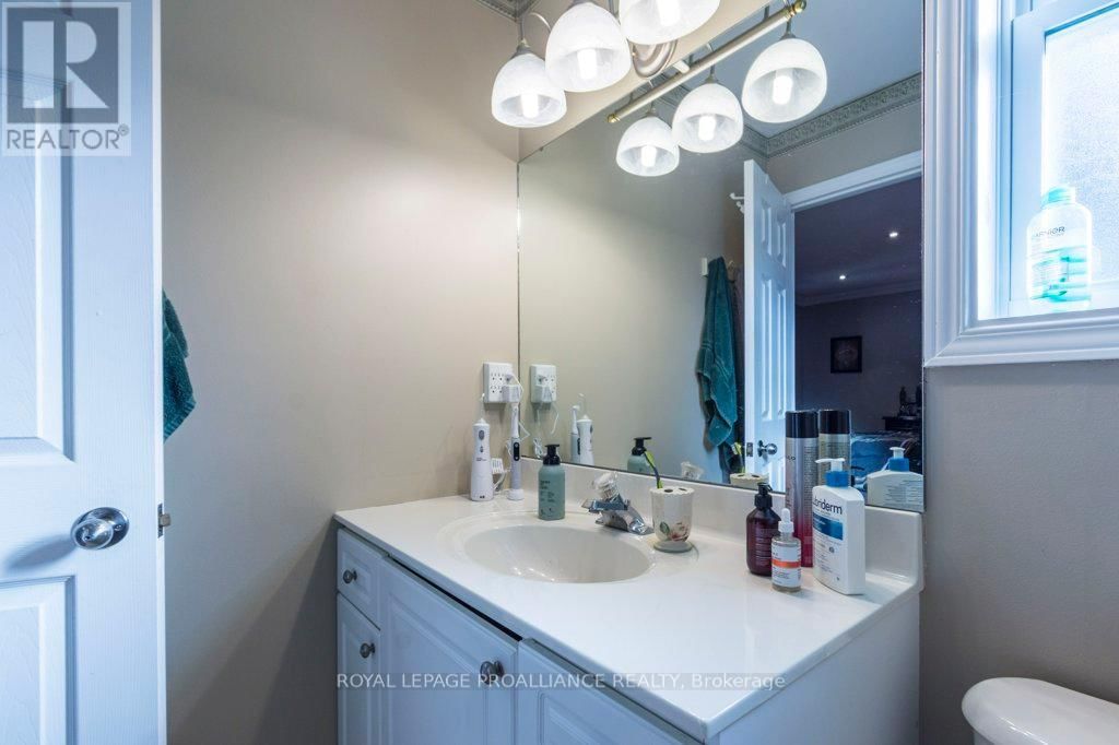 1 SIMMONS COURT Image 21