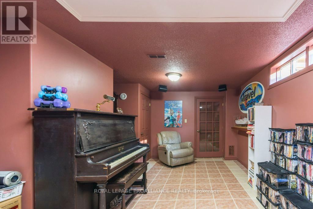 1 SIMMONS COURT Image 31