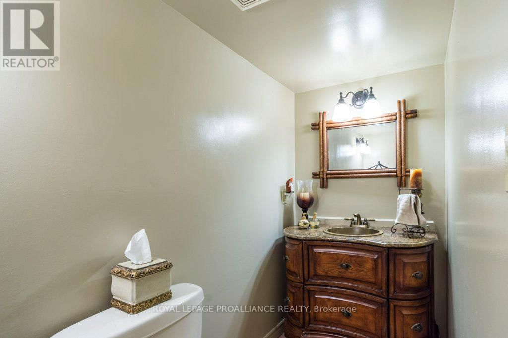 1 SIMMONS COURT Image 32