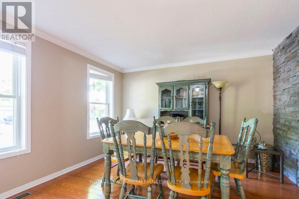 1 SIMMONS COURT Image 4