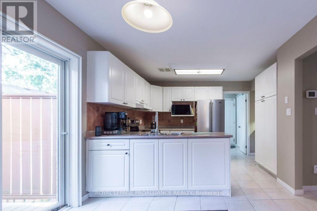 1 SIMMONS COURT Image 8