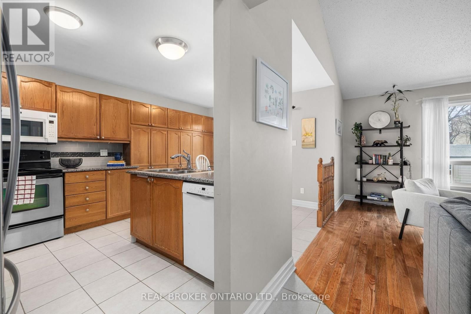 1981 ORCHARDVIEW AVENUE Image 12