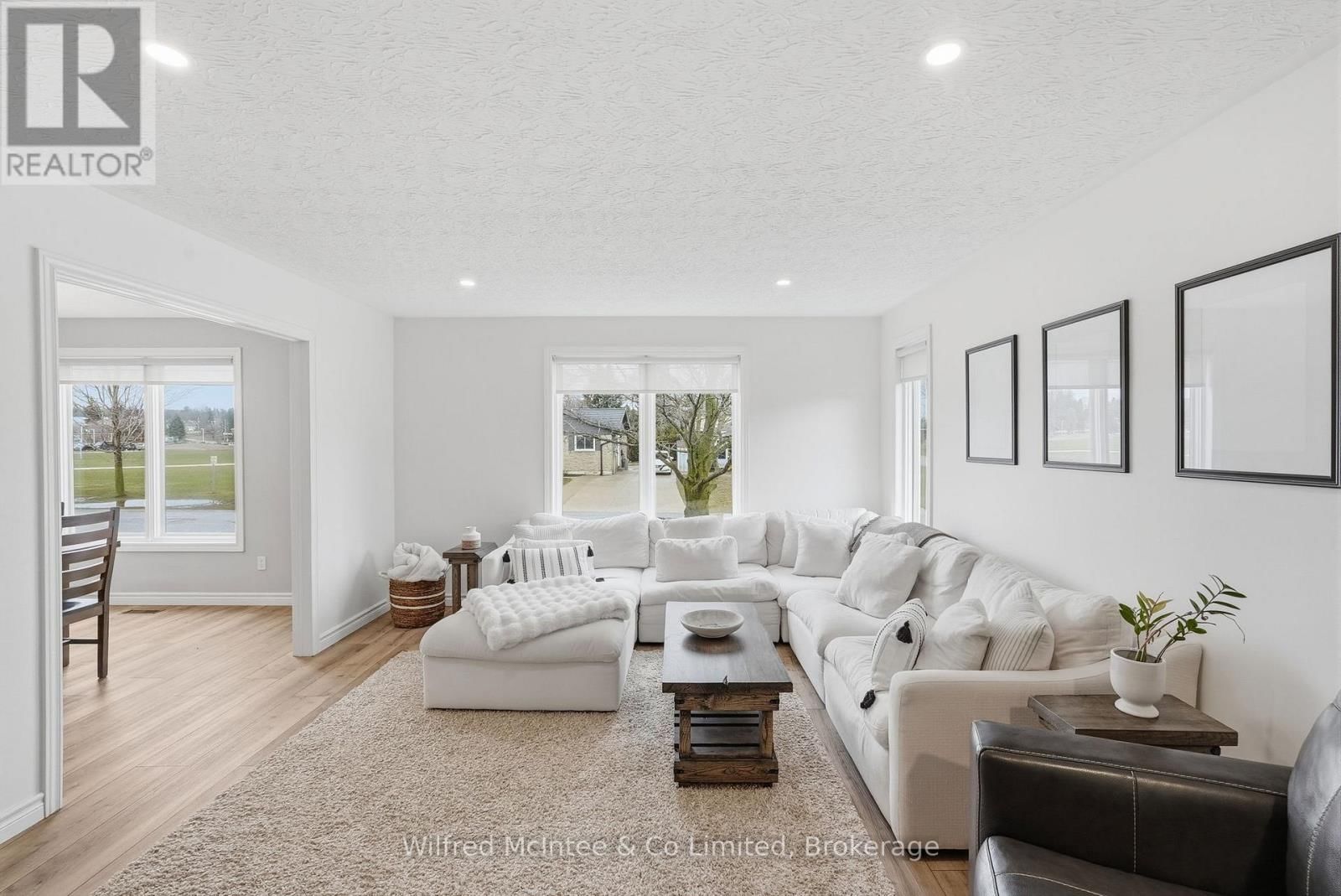 214 HINKS STREET Image 13