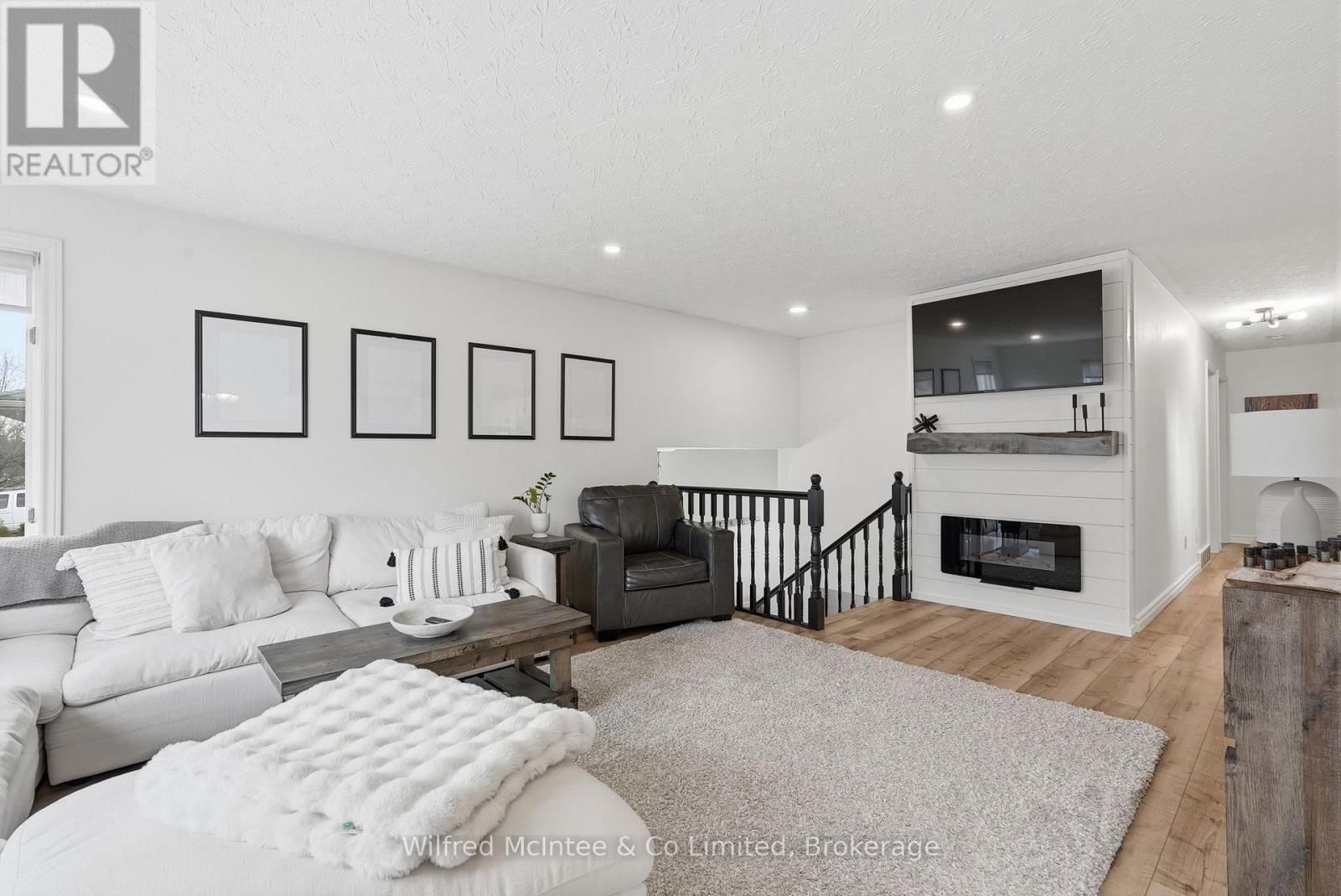 214 HINKS STREET Image 14