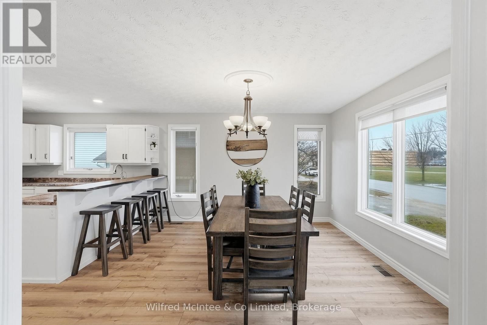 214 HINKS STREET Image 16