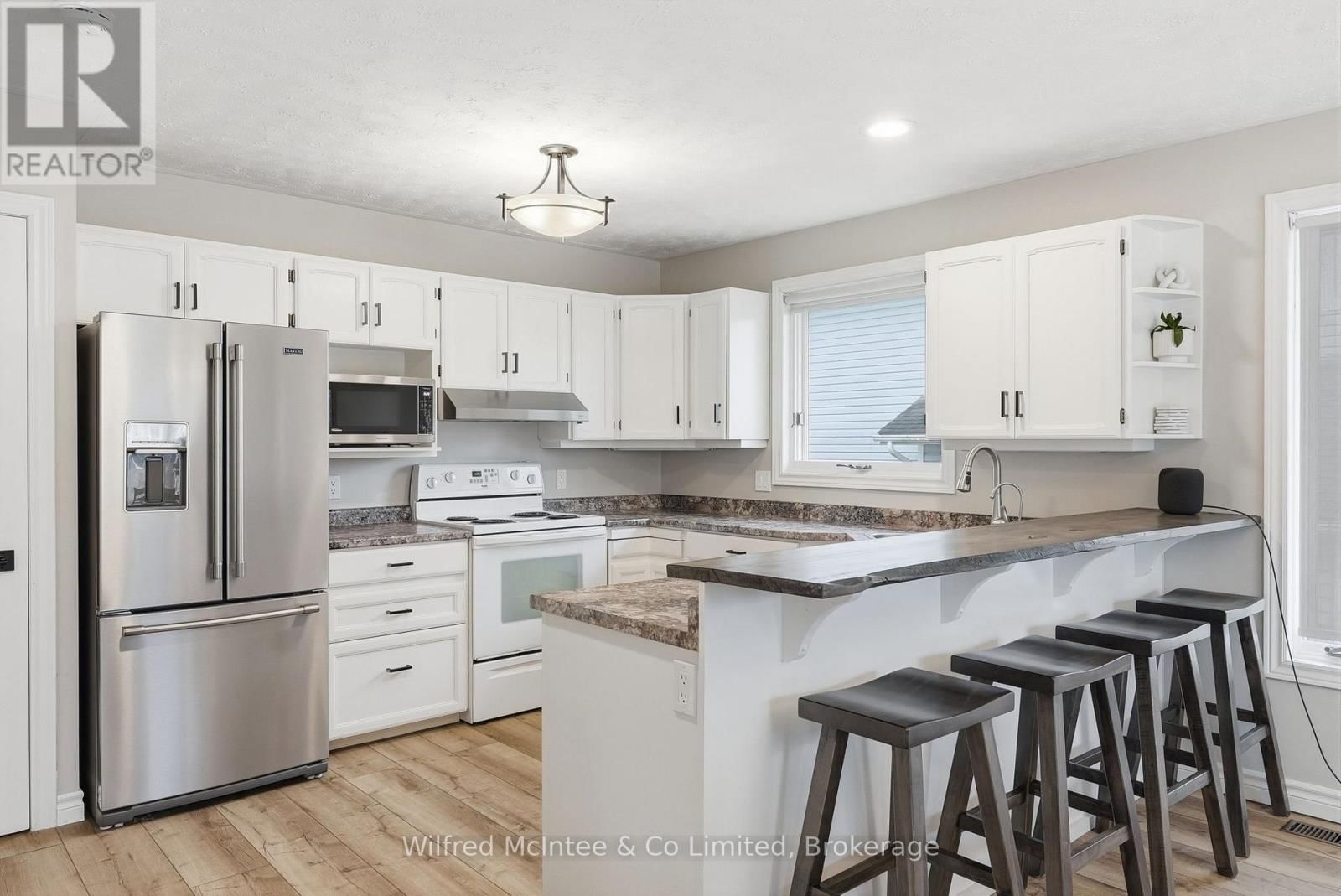 214 HINKS STREET Image 19