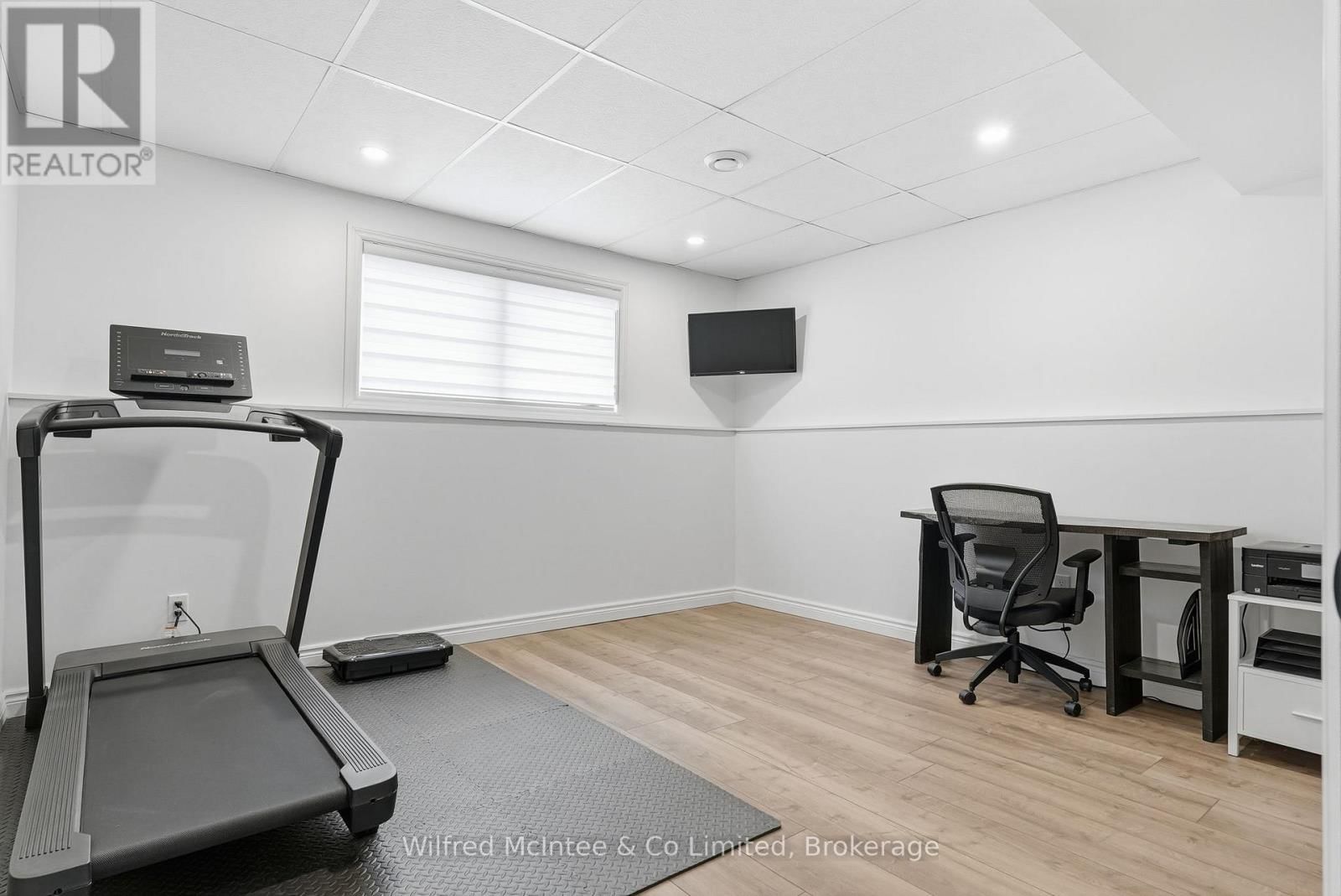 214 HINKS STREET Image 35