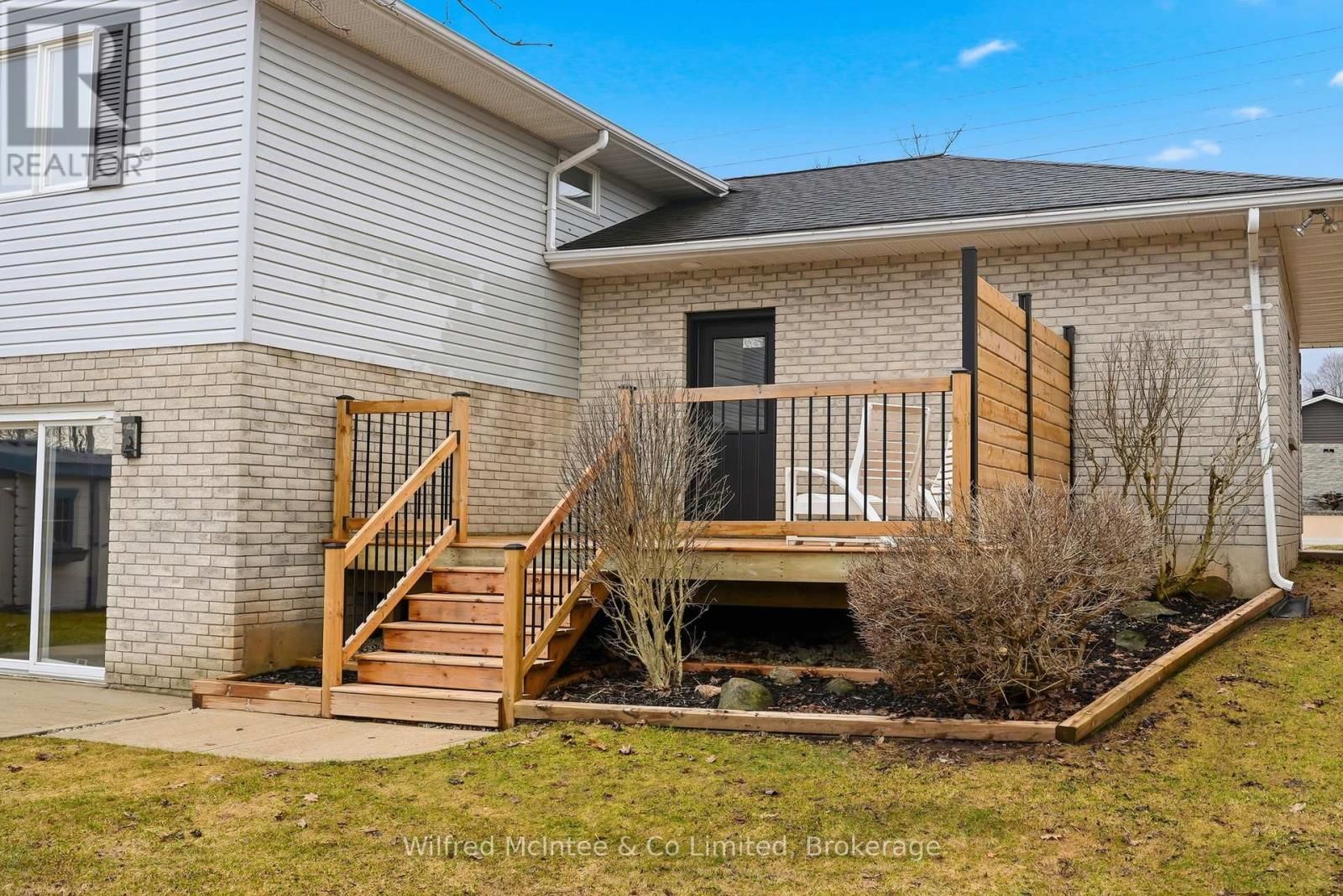 214 HINKS STREET Image 40