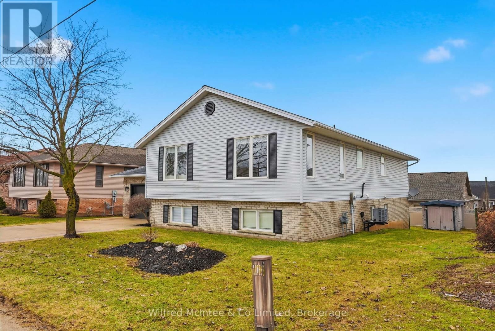 214 HINKS STREET Image 5