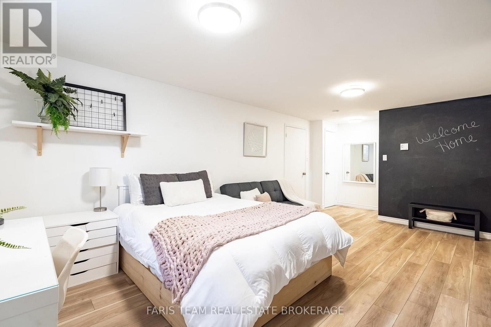 44 REGENT STREET Image 32