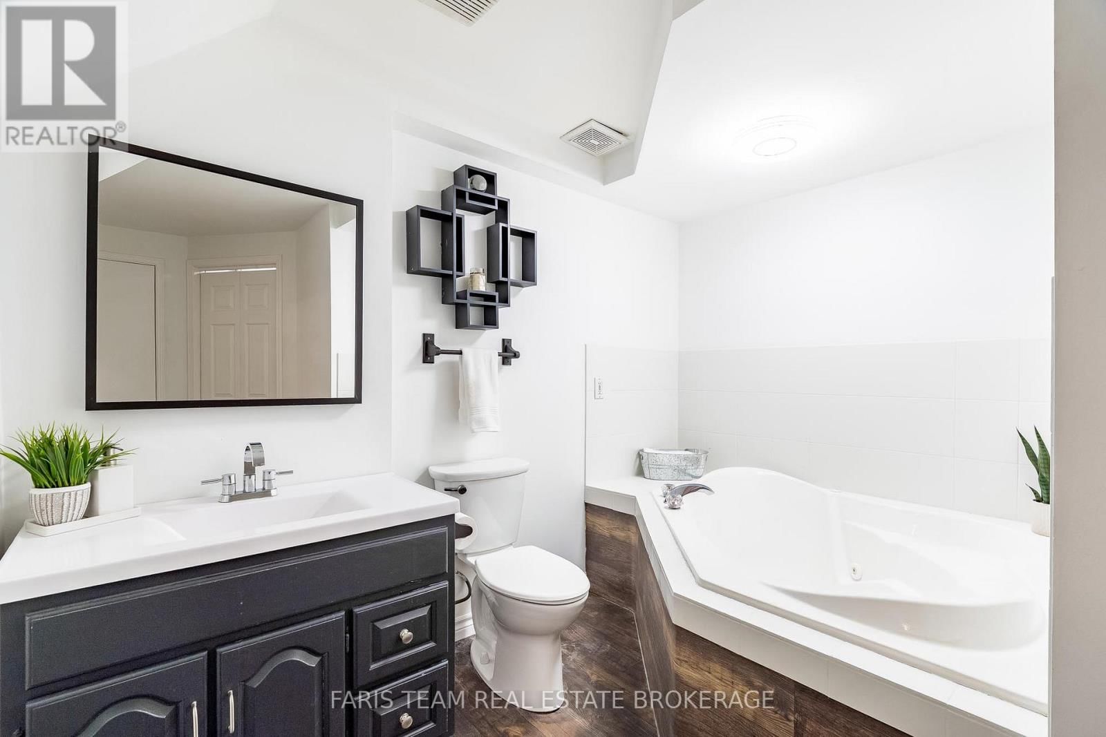 44 REGENT STREET Image 34