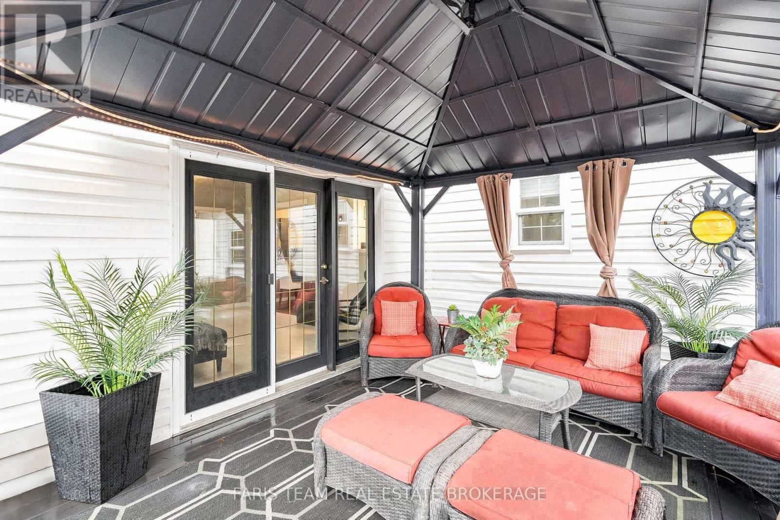 44 REGENT STREET Image 36